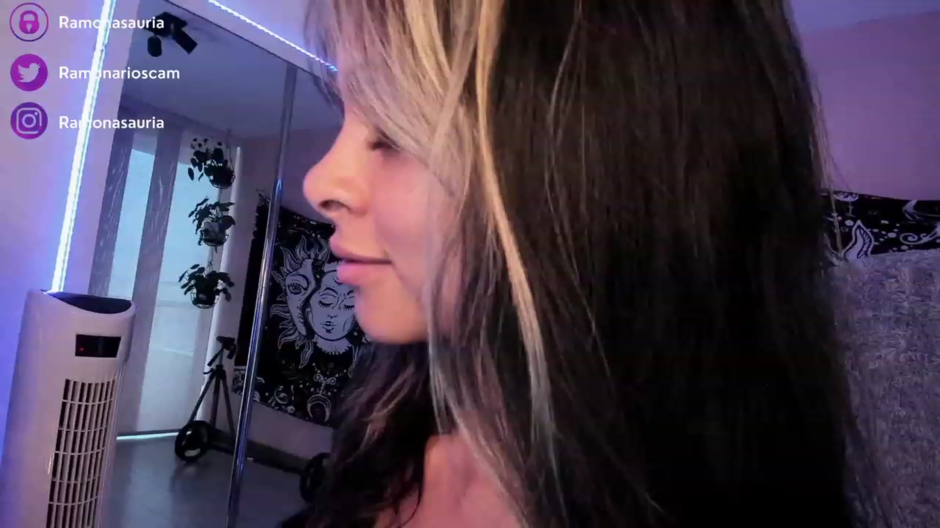 Gallery image thumbnail from Ramonarios's myfreecams stream on, 05/10/2023, 22:38 image 18 of 20