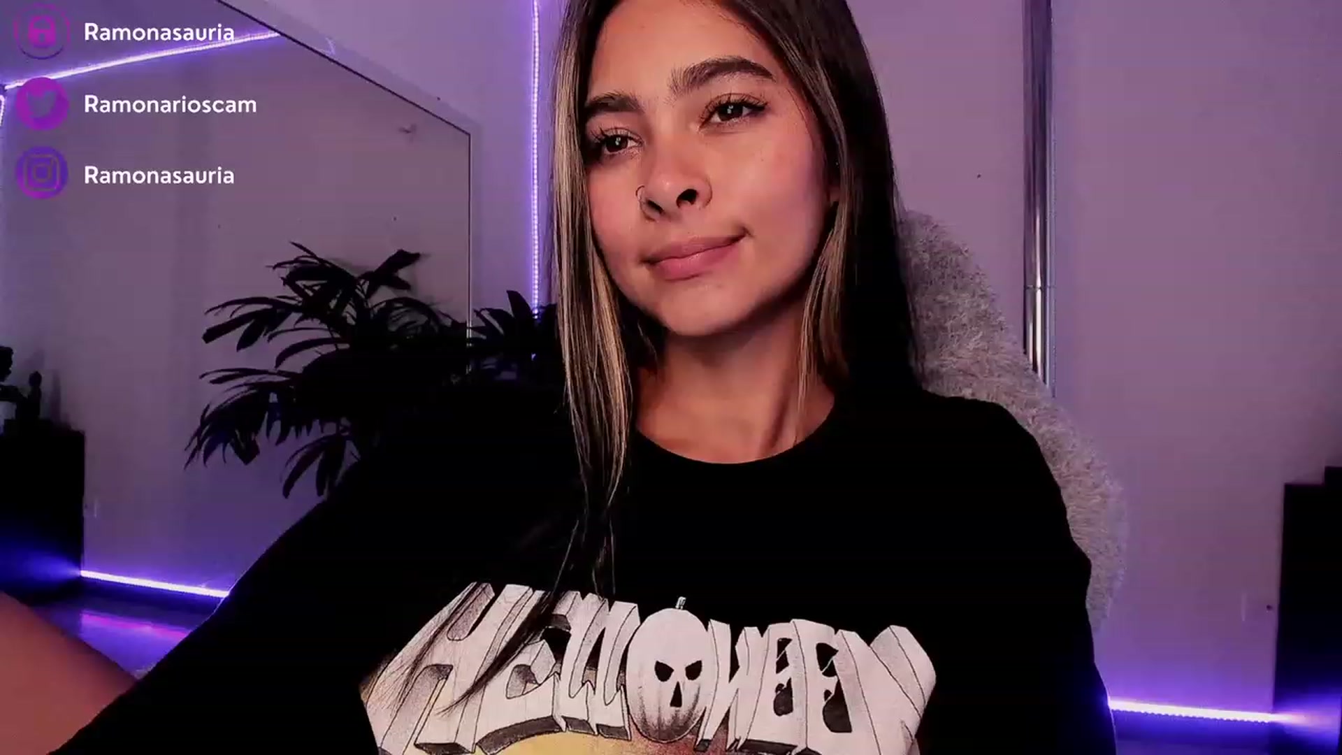 Gallery image thumbnail from Ramonarios's myfreecams stream on, 05/24/2023, 22:09 image 16 of 20