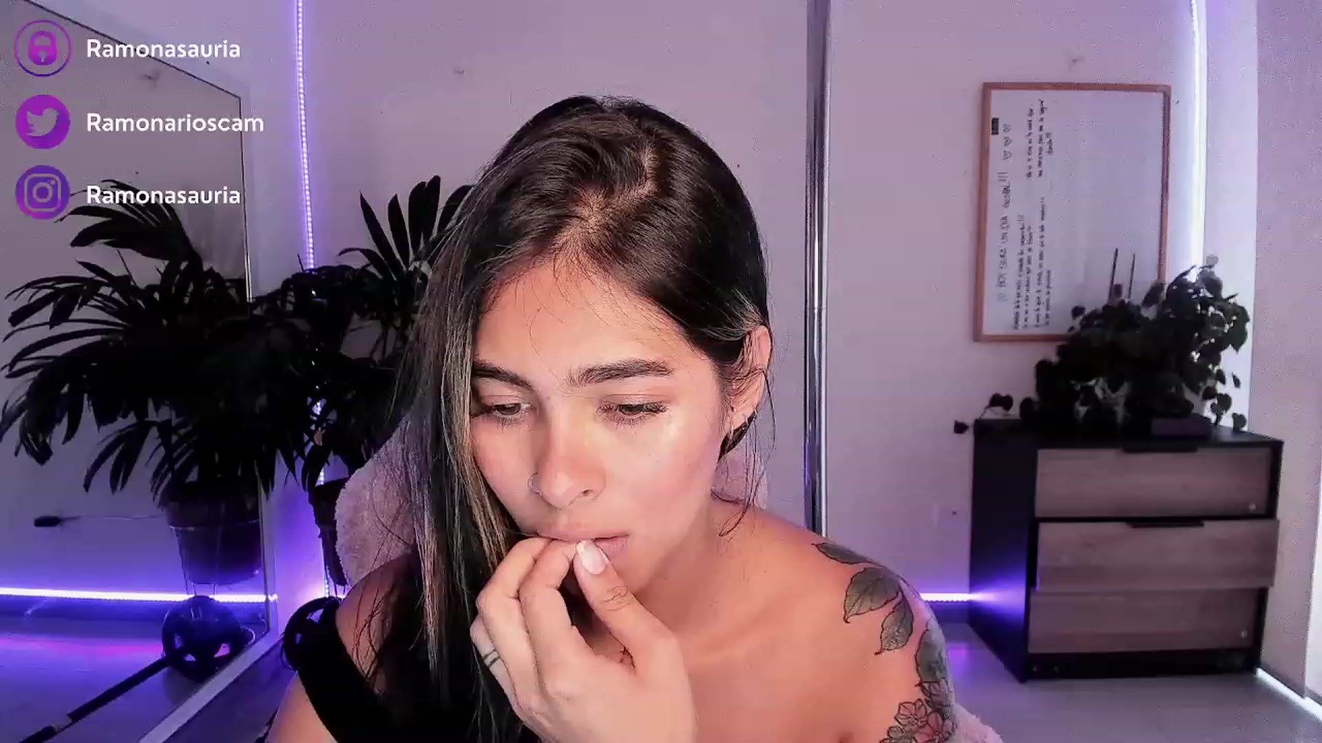 Gallery image thumbnail from Ramonarios's myfreecams stream on, 06/01/2023, 22:28 image 6 of 20
