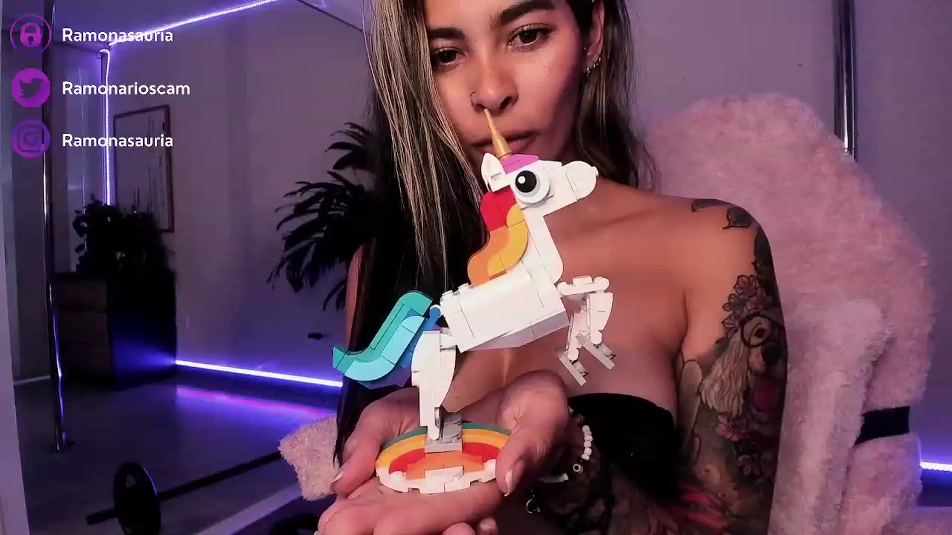 Gallery image thumbnail from Ramonarios's myfreecams stream on, 06/02/2023, 22:42 image 17 of 20