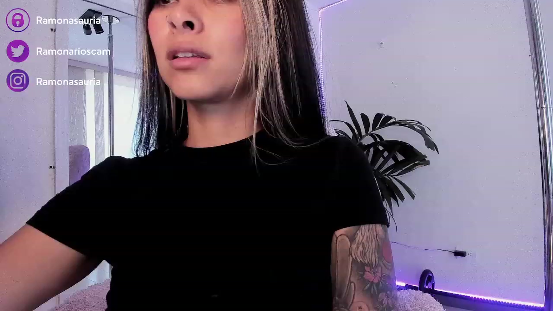 Gallery image thumbnail from Ramonarios's myfreecams stream on, 06/19/2023, 16:51 image 16 of 20