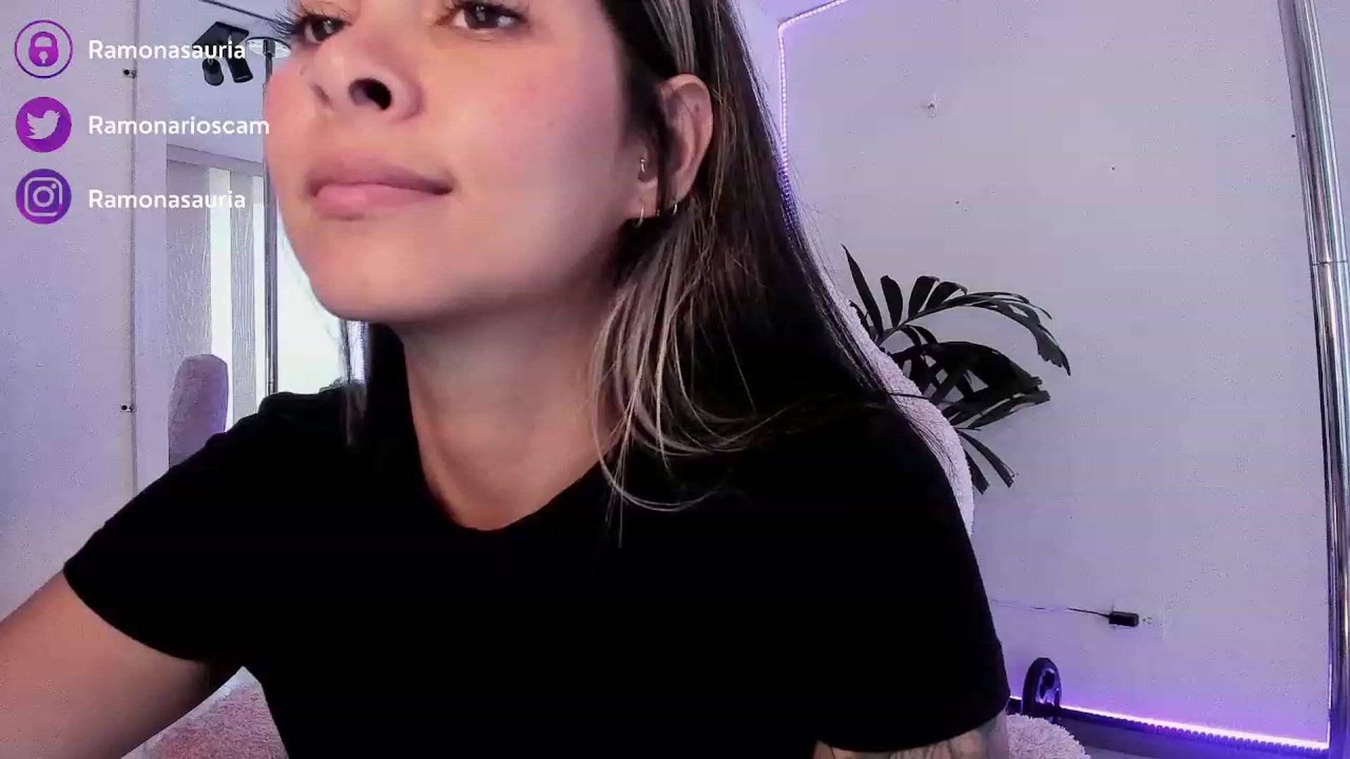 Gallery image thumbnail from Ramonarios's myfreecams stream on, 06/19/2023, 16:51 image 18 of 20