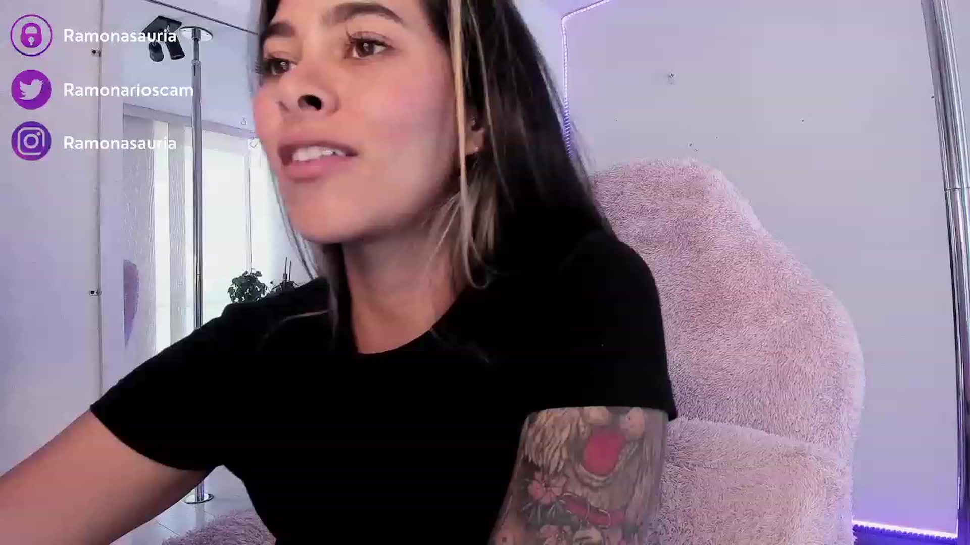 Gallery image thumbnail from Ramonarios's myfreecams stream on, 06/19/2023, 16:51 image 7 of 20