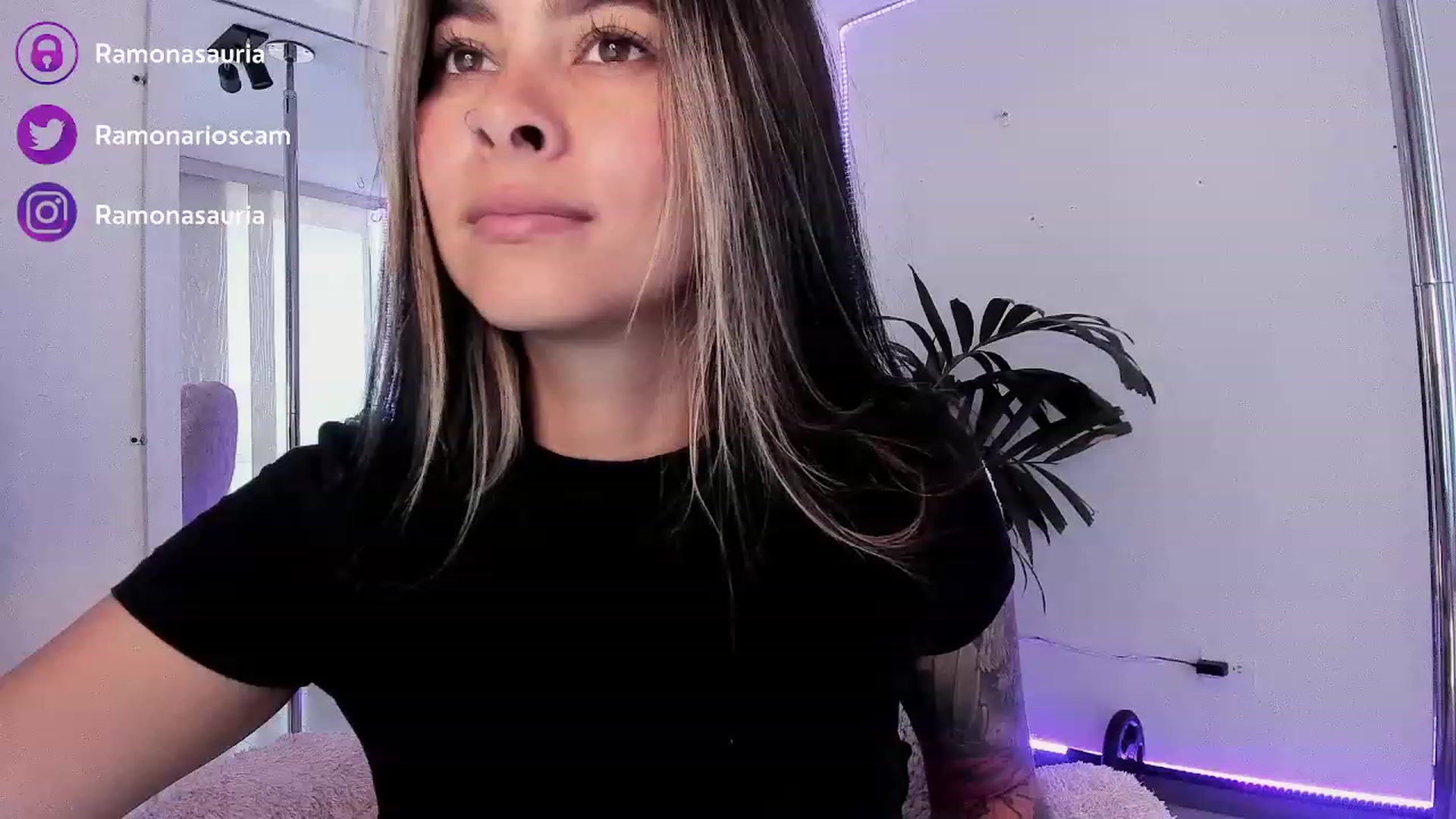 Gallery image thumbnail from Ramonarios's myfreecams stream on, 06/19/2023, 16:51 image 15 of 20