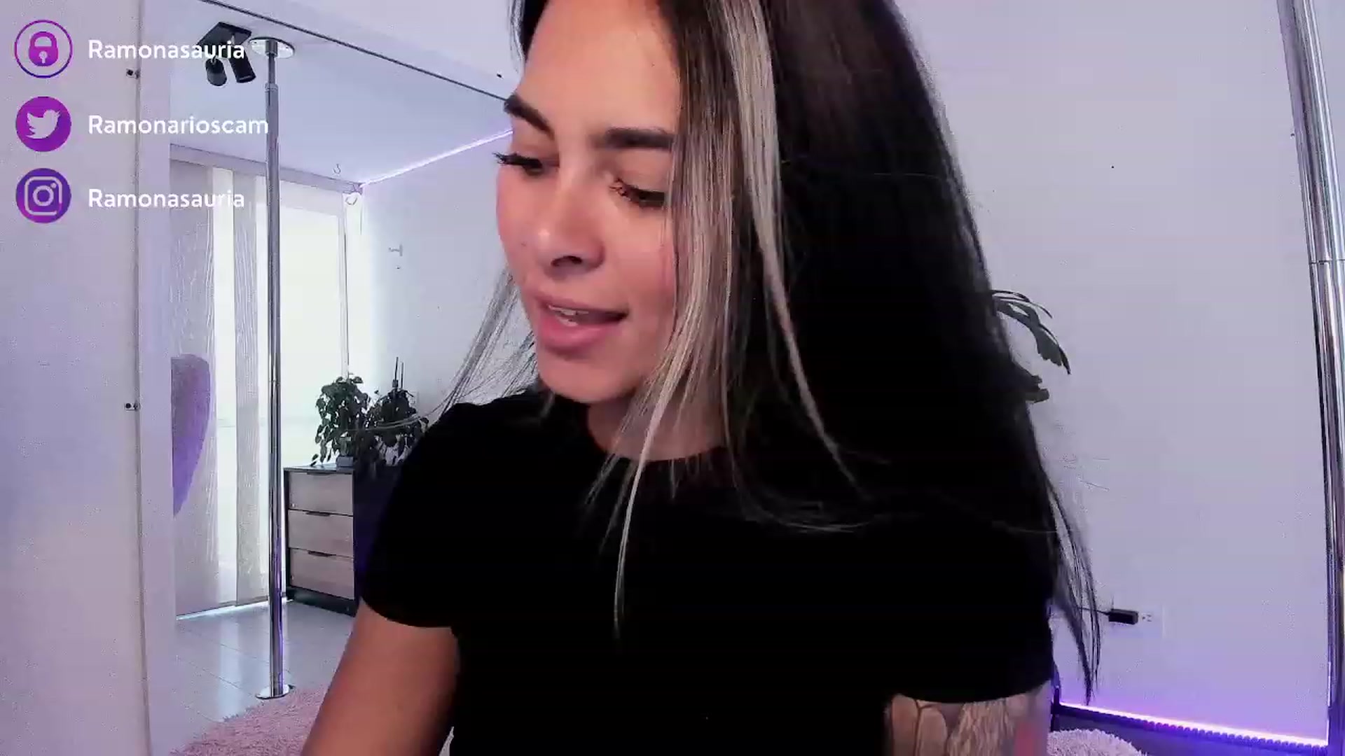 Gallery image thumbnail from Ramonarios's myfreecams stream on, 06/19/2023, 16:51 image 11 of 20