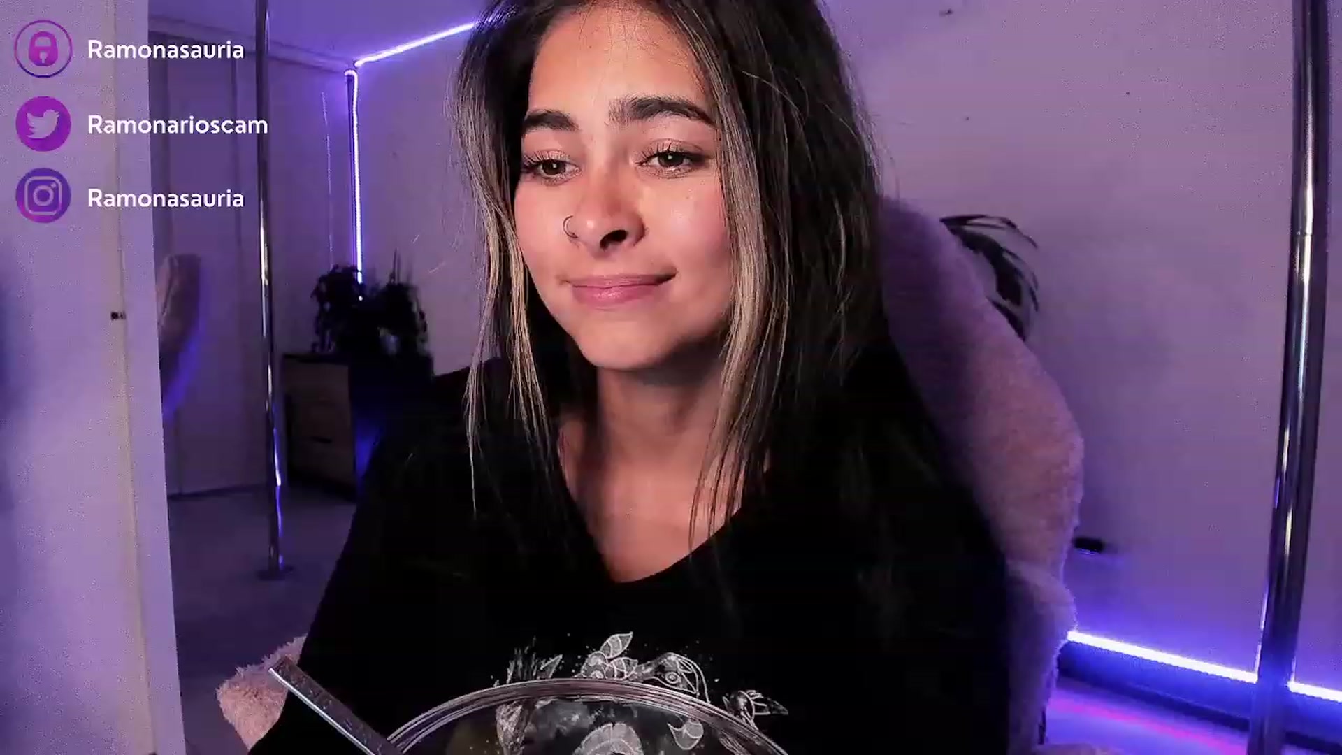 Gallery image thumbnail from Ramonarios's myfreecams stream on, 06/22/2023, 23:50 image 8 of 20
