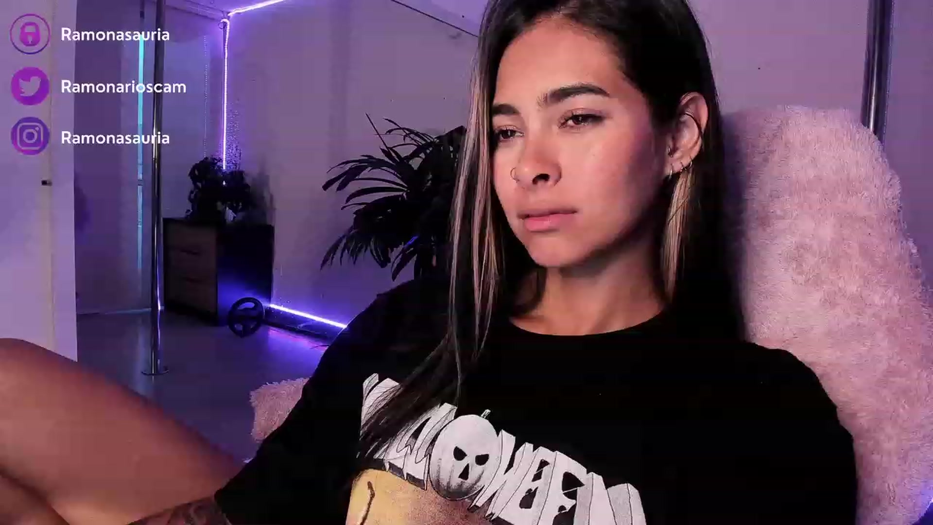 Gallery image thumbnail from Ramonarios's myfreecams stream on, 06/27/2023, 23:21 image 19 of 20