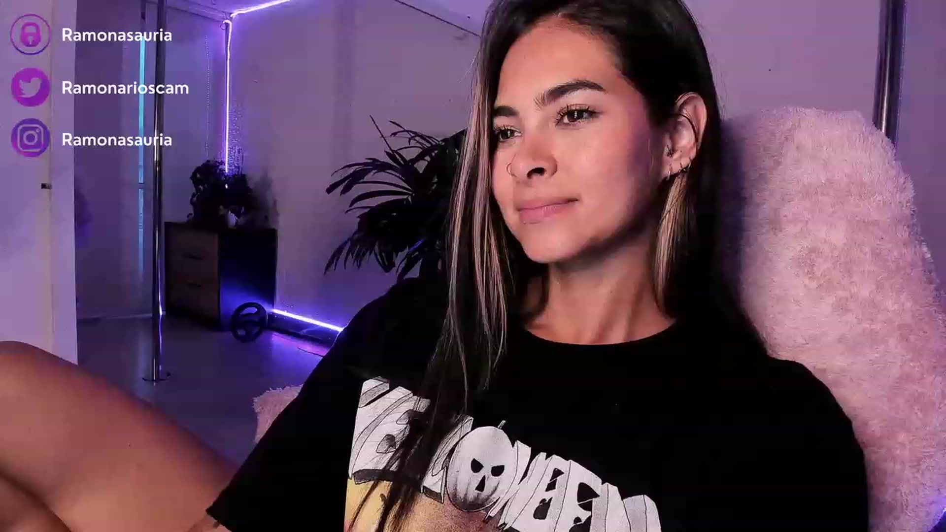 Gallery image thumbnail from Ramonarios's myfreecams stream on, 06/27/2023, 23:21 image 20 of 20