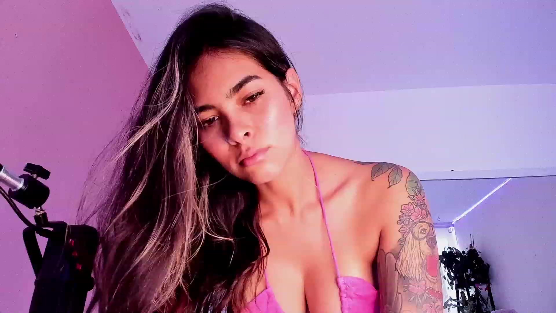 Gallery image thumbnail from Ramonarios's myfreecams stream on, 07/03/2023, 21:41 image 6 of 20