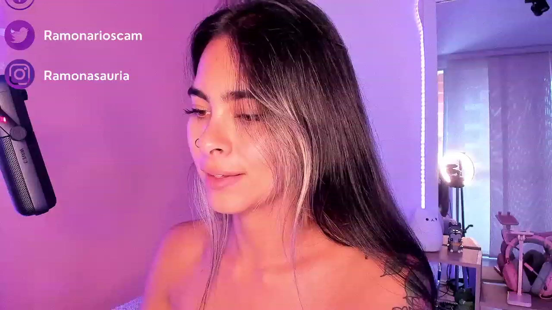 Gallery image thumbnail from Ramonarios's myfreecams stream on, 07/17/2023, 22:18 image 16 of 20