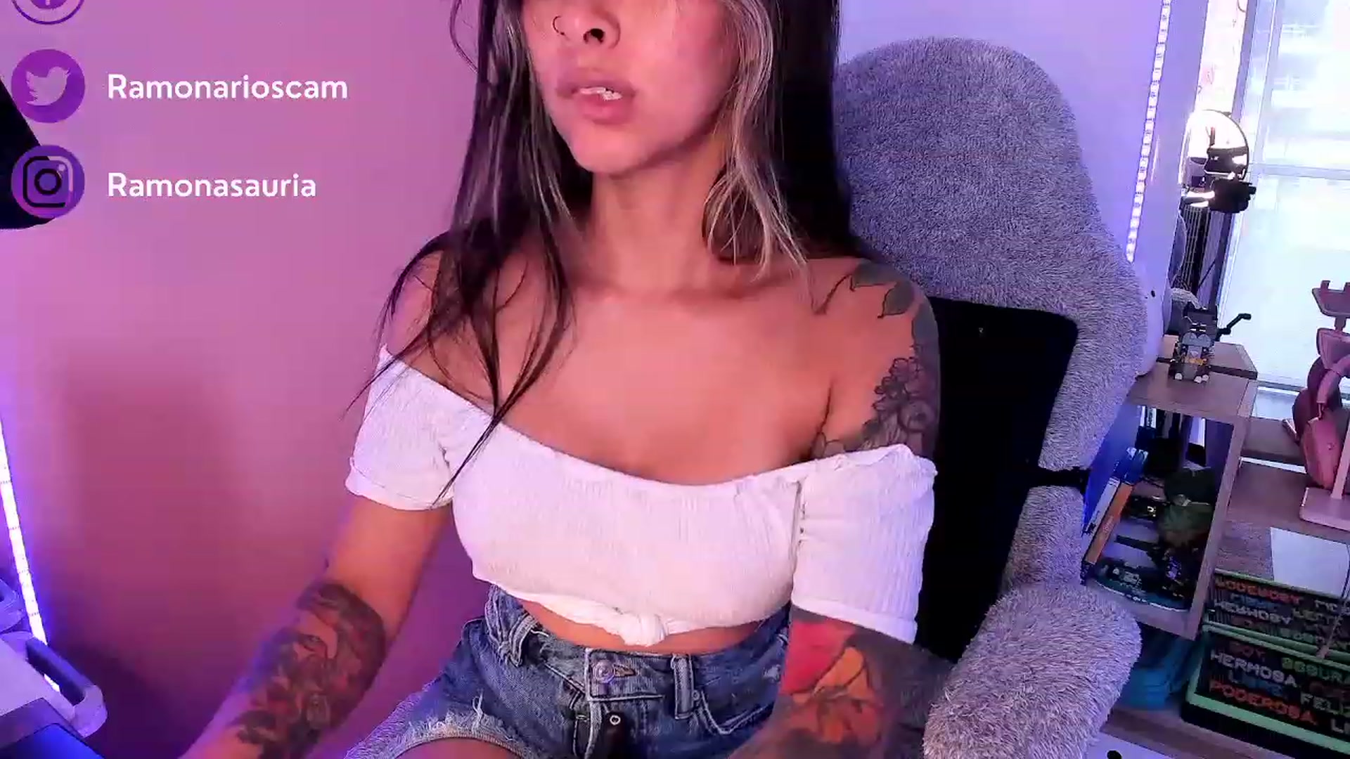 Gallery image thumbnail from Ramonarios's myfreecams stream on, 07/18/2023, 22:17 image 3 of 20