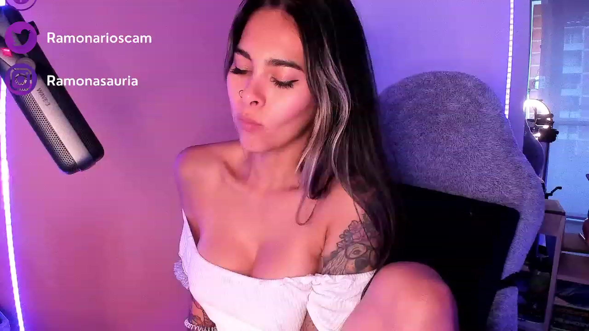Gallery image thumbnail from Ramonarios's myfreecams stream on, 07/18/2023, 22:52 image 9 of 20