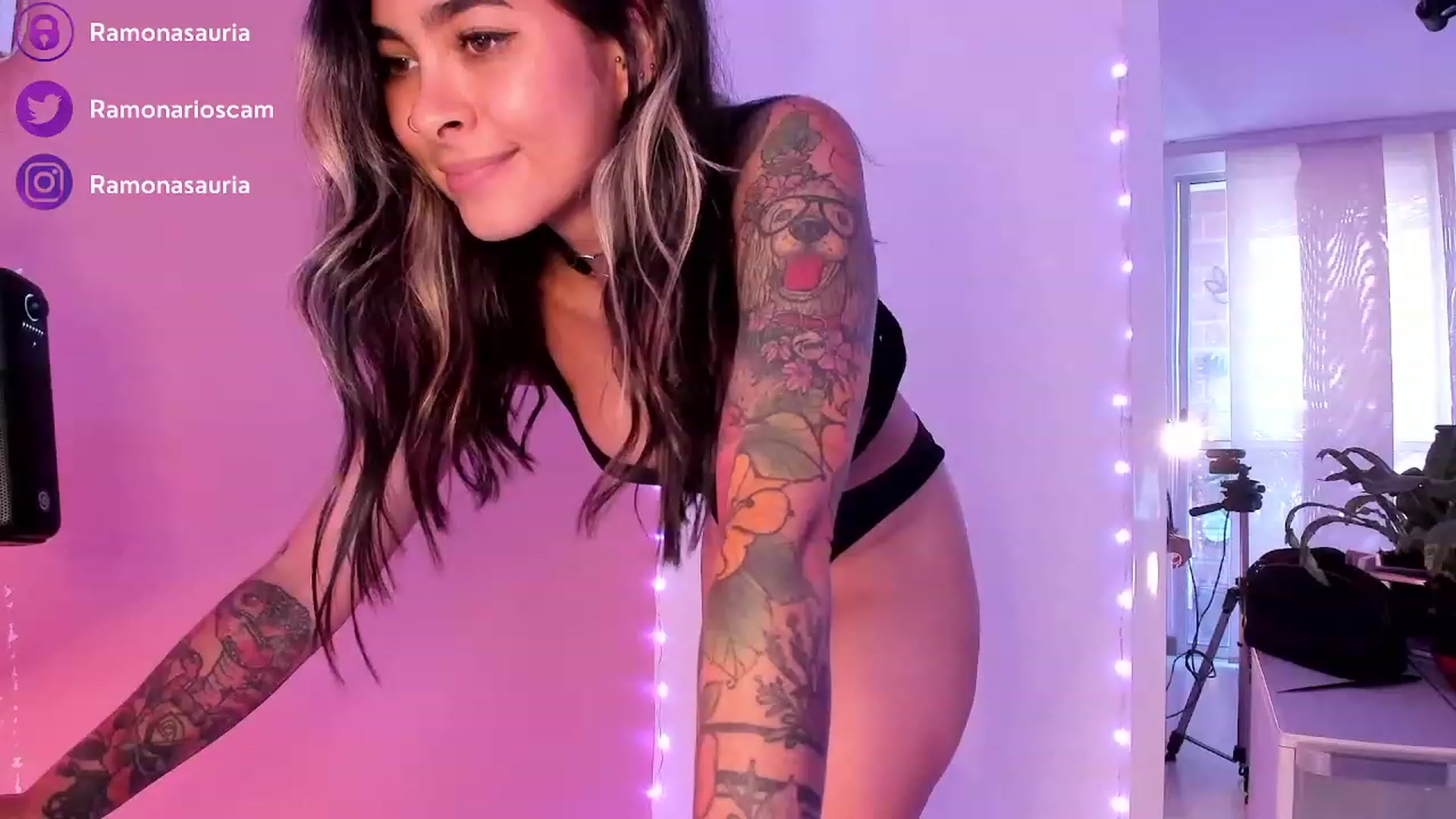 Gallery image thumbnail from Ramonarios's myfreecams stream on, 08/05/2023, 20:50 image 19 of 20
