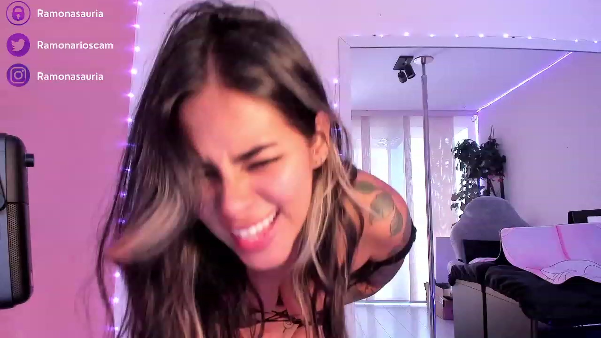 Gallery image thumbnail from Ramonarios's myfreecams stream on, 08/09/2023, 19:42 image 2 of 20