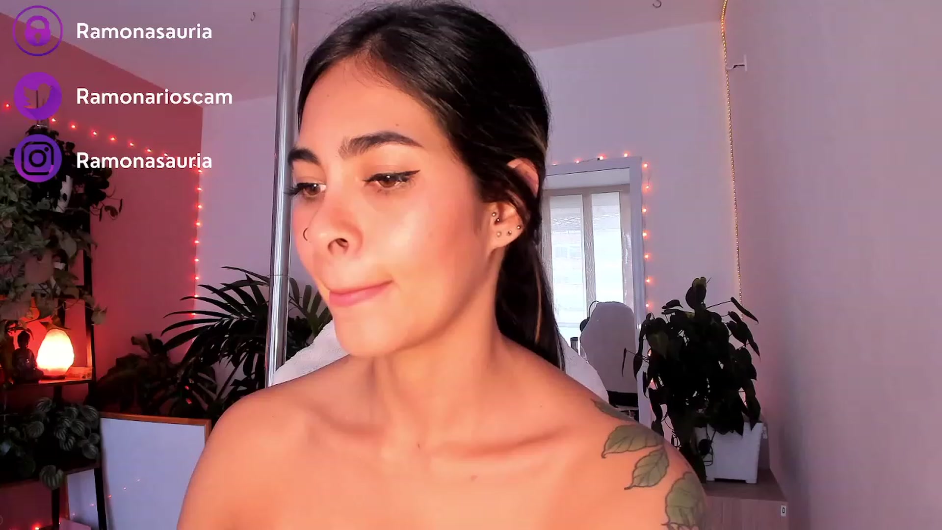 Gallery image thumbnail from Ramonarios's myfreecams stream on, 08/25/2023, 17:54 image 11 of 20