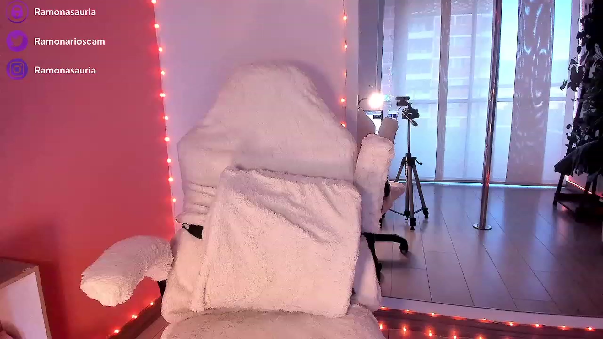 Gallery image thumbnail from Ramonarios's myfreecams stream on, 09/12/2023, 21:42 image 16 of 20