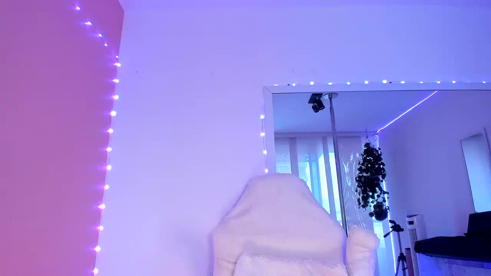 Gallery image thumbnail from Ramonarios's myfreecams stream on, 09/26/2023, 22:21 image 2 of 20