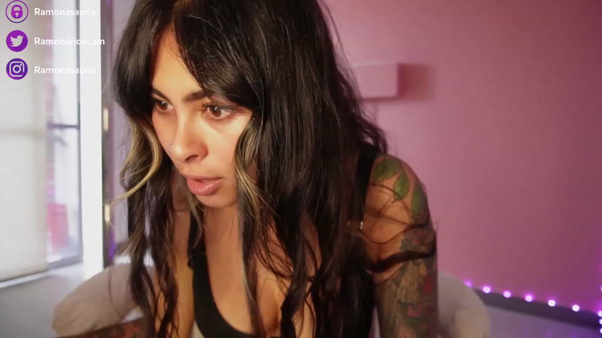 Gallery image thumbnail from Ramonarios's myfreecams stream on, 10/09/2023, 19:44 image 4 of 20