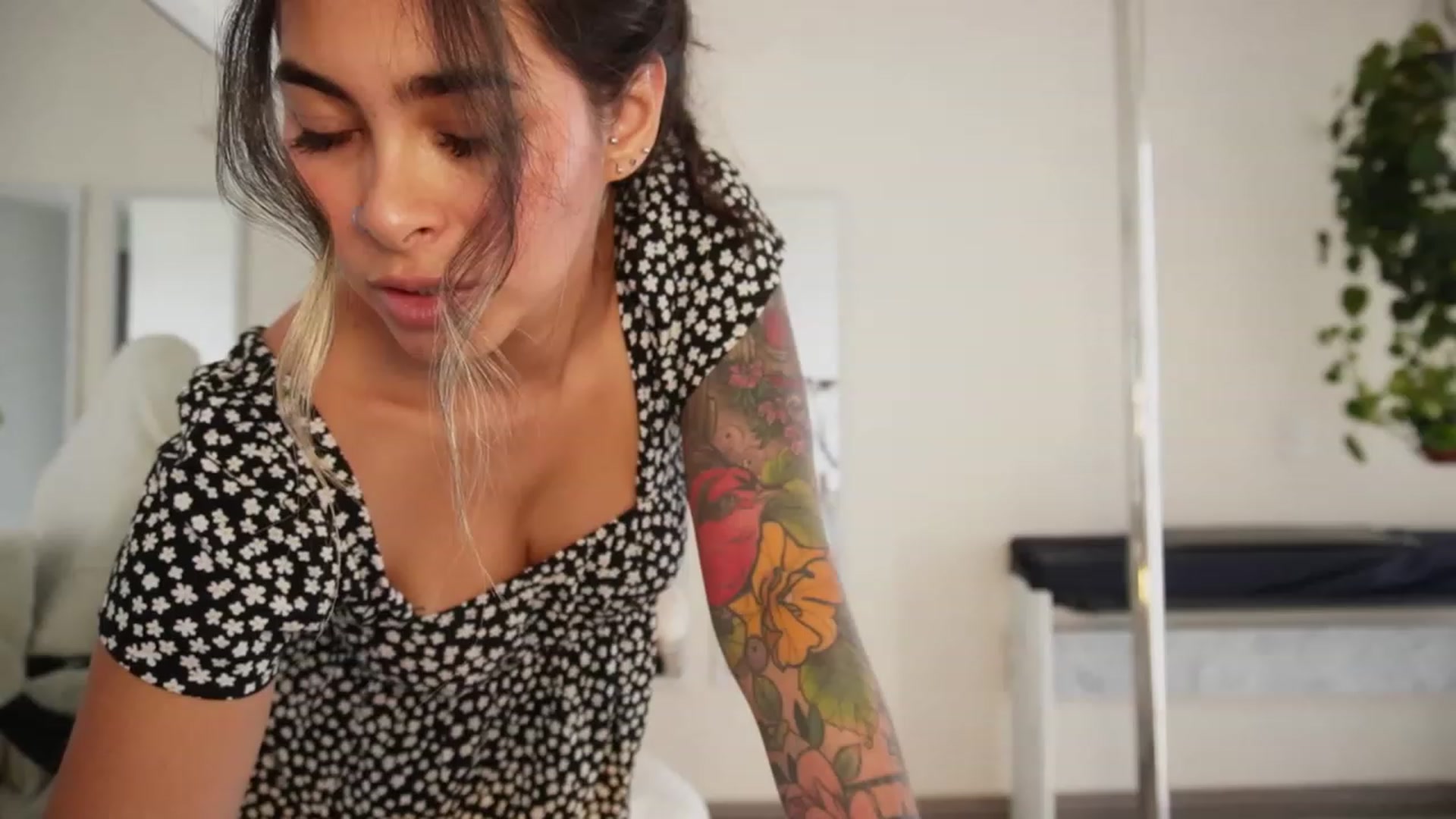Gallery image thumbnail from Ramonarios's myfreecams stream on, 11/12/2023, 14:34 image 9 of 20