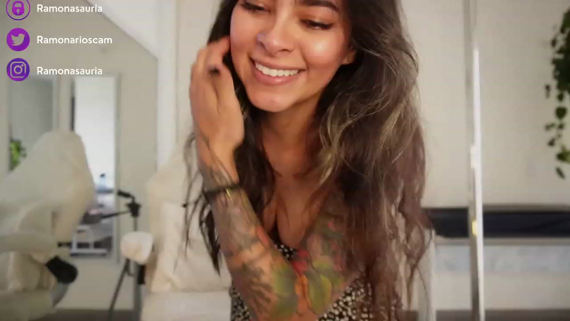 Gallery image thumbnail from Ramonarios's myfreecams stream on, 11/12/2023, 15:18 image 10 of 20