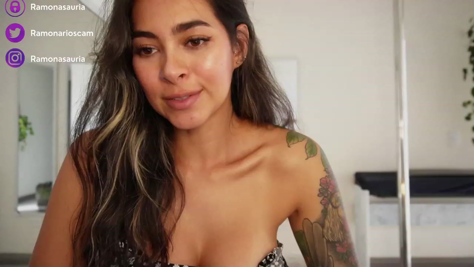 Gallery image thumbnail from Ramonarios's myfreecams stream on, 11/12/2023, 15:18 image 1 of 20