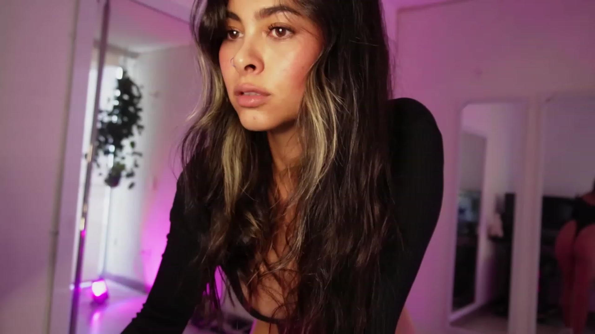 Gallery image thumbnail from Ramonarios's myfreecams stream on, 11/14/2023, 17:59 image 3 of 20