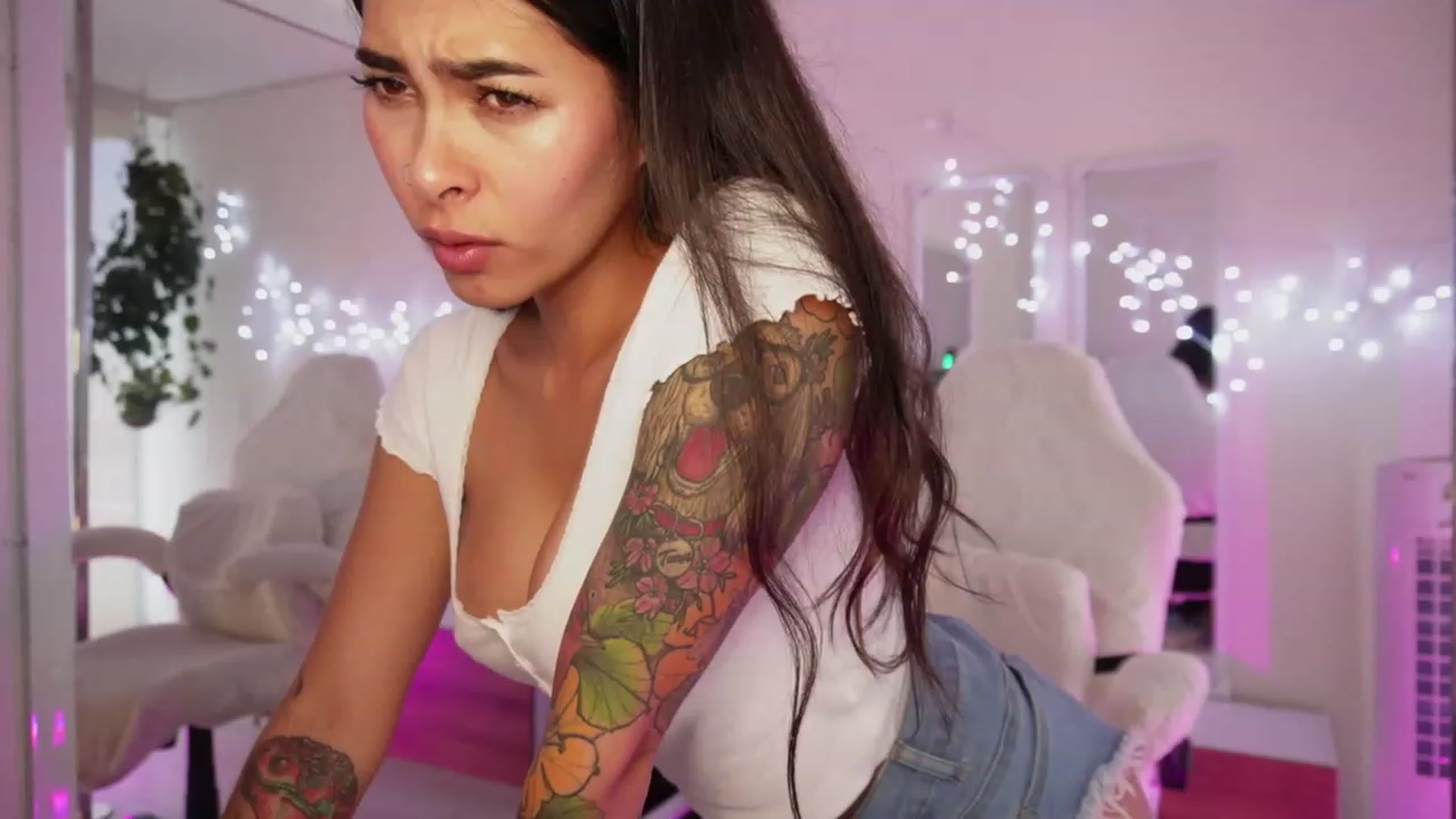 Gallery image thumbnail from Ramonarios's myfreecams stream on, 11/15/2023, 18:33 image 13 of 20