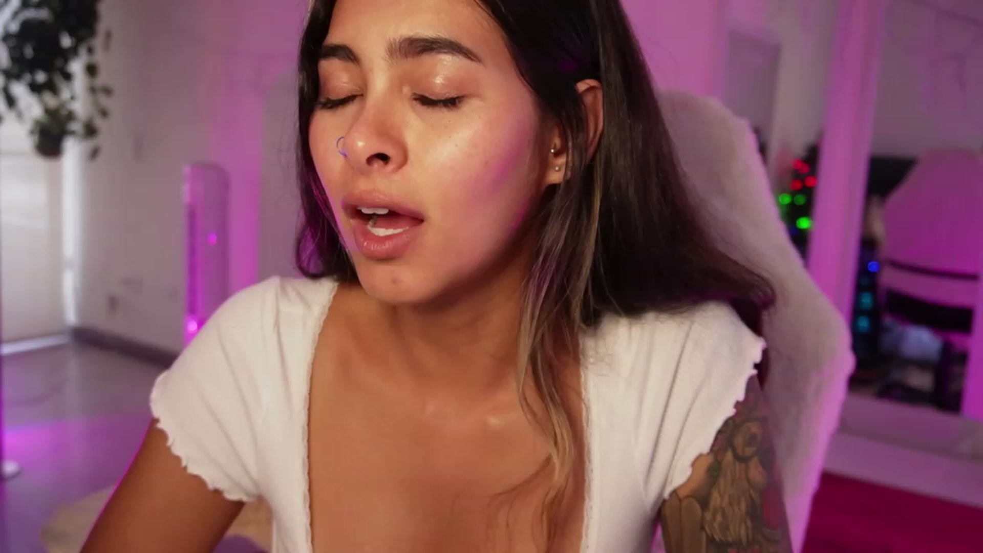 Gallery image thumbnail from Ramonarios's myfreecams stream on, 11/15/2023, 21:17 image 6 of 20