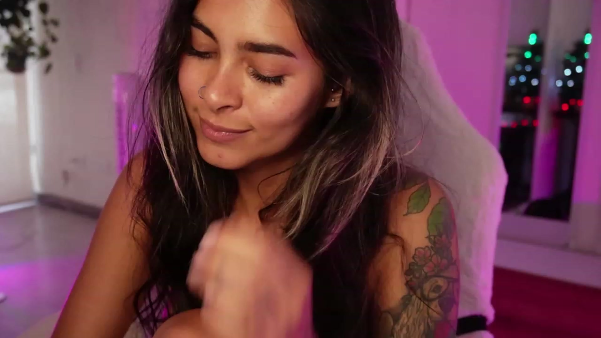 Gallery image thumbnail from Ramonarios's myfreecams stream on, 11/15/2023, 21:17 image 19 of 20