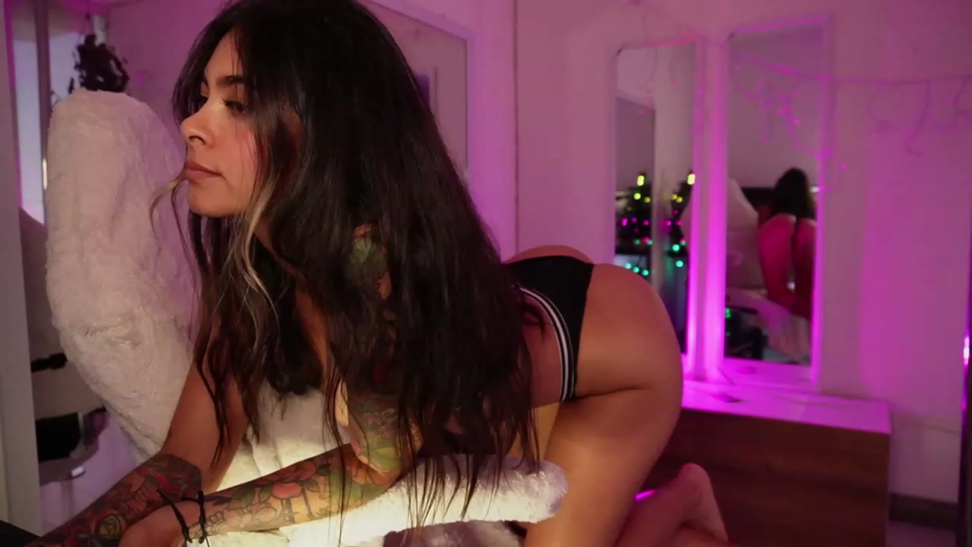 Gallery image thumbnail from Ramonarios's myfreecams stream on, 11/16/2023, 21:49 image 1 of 20