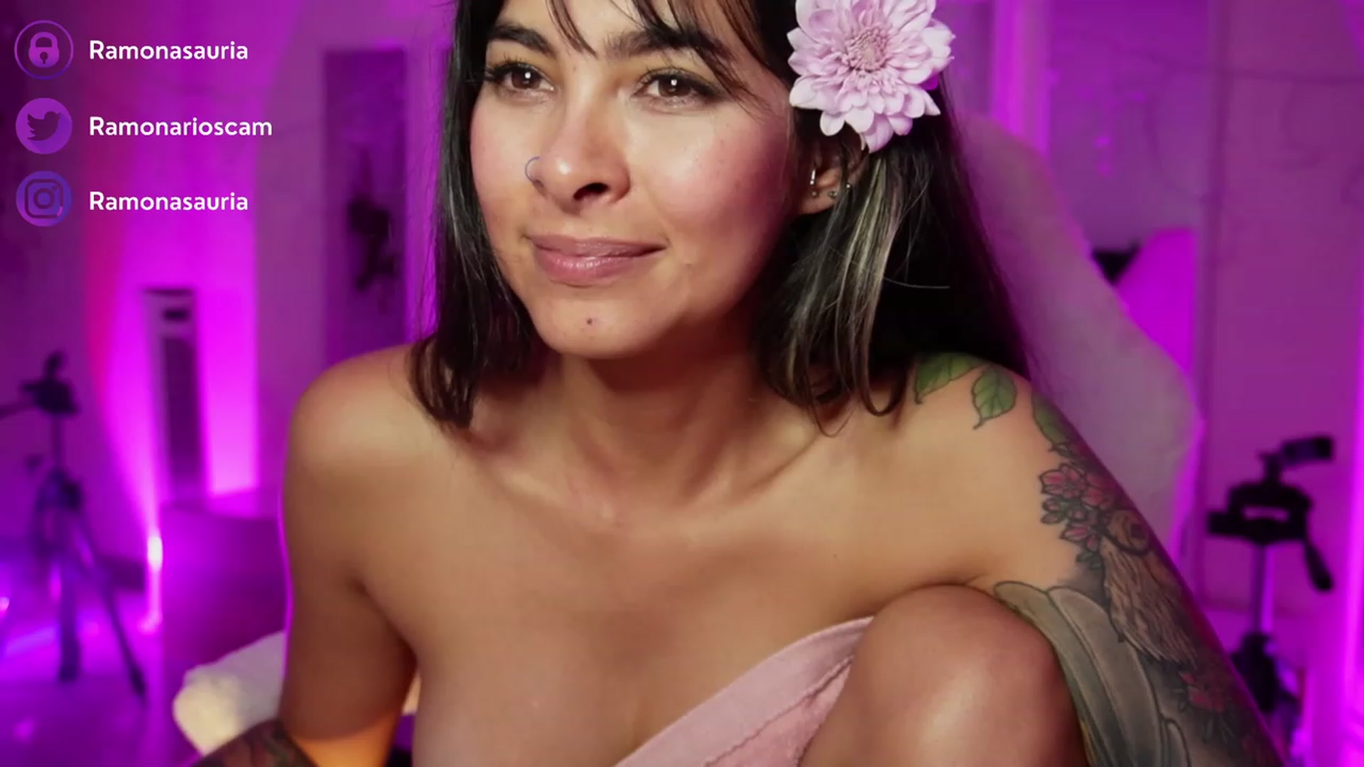 Gallery image thumbnail from Ramonarios's myfreecams stream on, 11/23/2023, 24:05 image 19 of 20