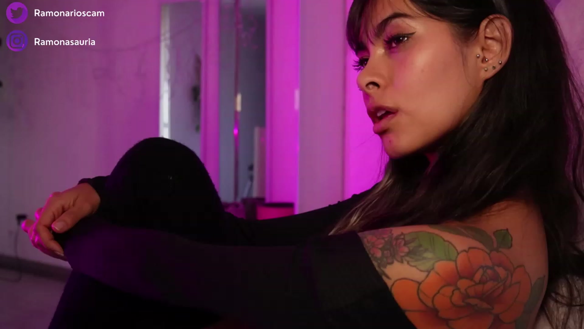 Gallery image thumbnail from Ramonarios's myfreecams stream on, 12/04/2023, 21:26 image 18 of 20