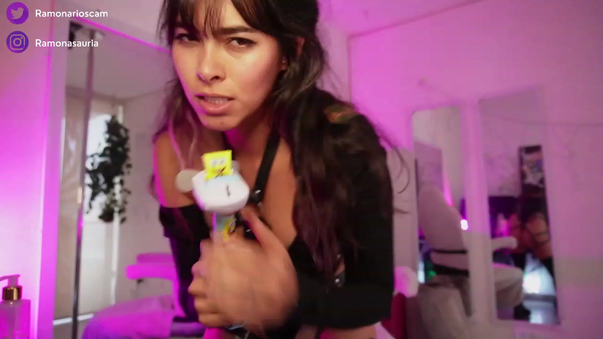 Gallery image thumbnail from Ramonarios's myfreecams stream on, 12/04/2023, 21:26 image 6 of 20