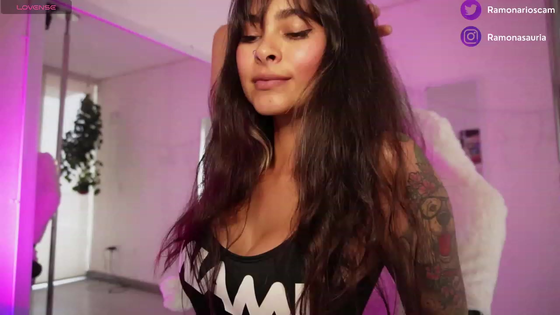 Gallery image thumbnail from Ramonarios's myfreecams stream on, 12/10/2023, 17:32 image 11 of 20