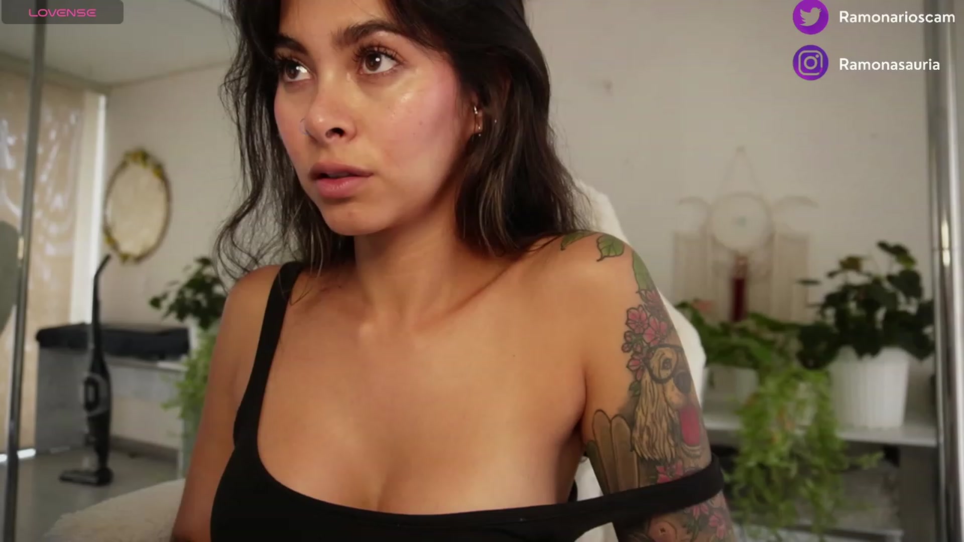 Gallery image thumbnail from Ramonarios's myfreecams stream on, 12/14/2023, 18:53 image 6 of 20