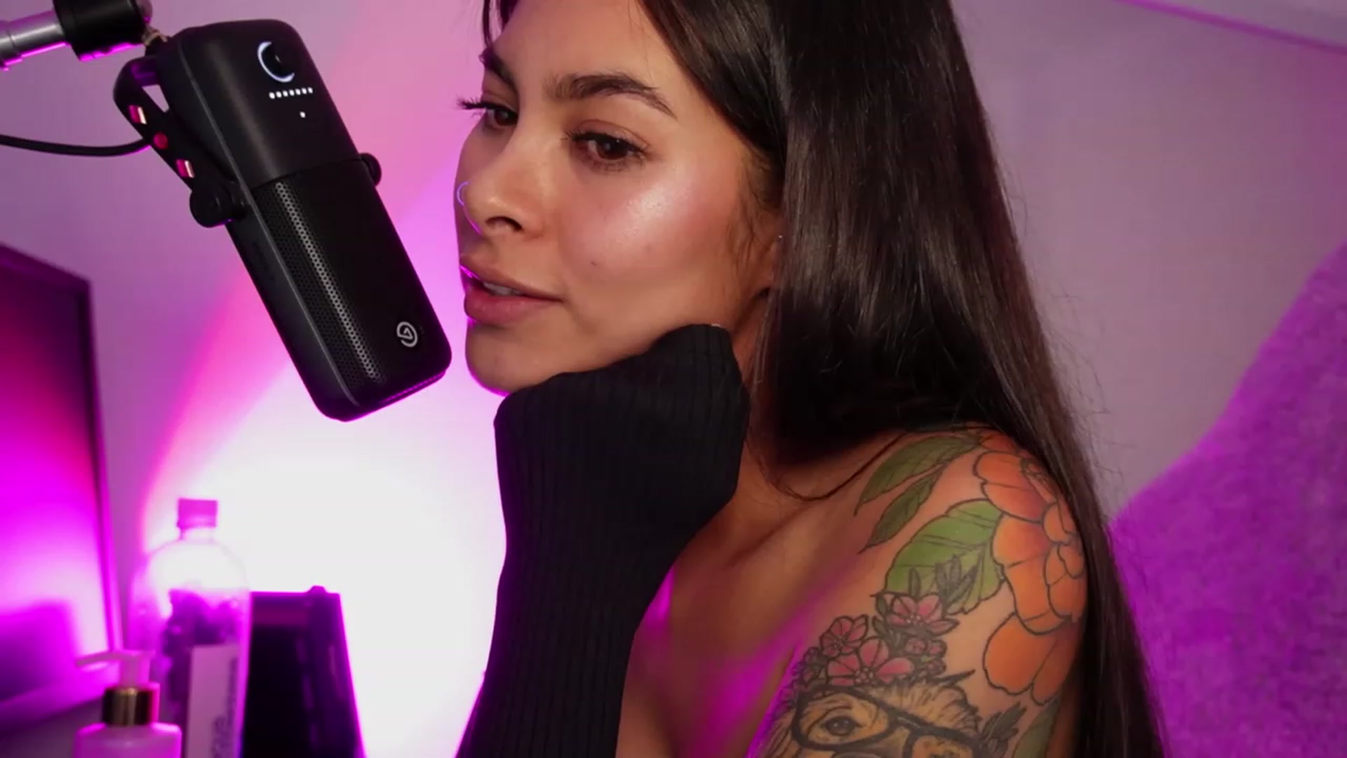 Gallery image thumbnail from Ramonarios's myfreecams stream on, 01/17/2024, 16:49 image 17 of 20