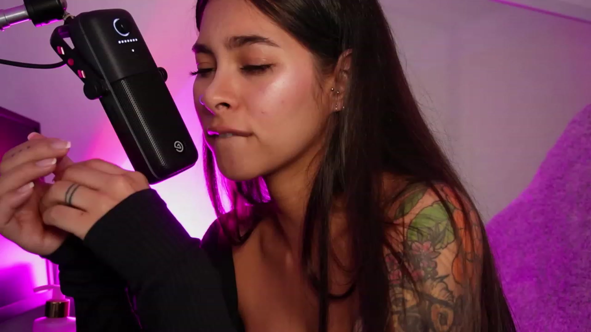 Gallery image thumbnail from Ramonarios's myfreecams stream on, 01/17/2024, 16:49 image 18 of 20