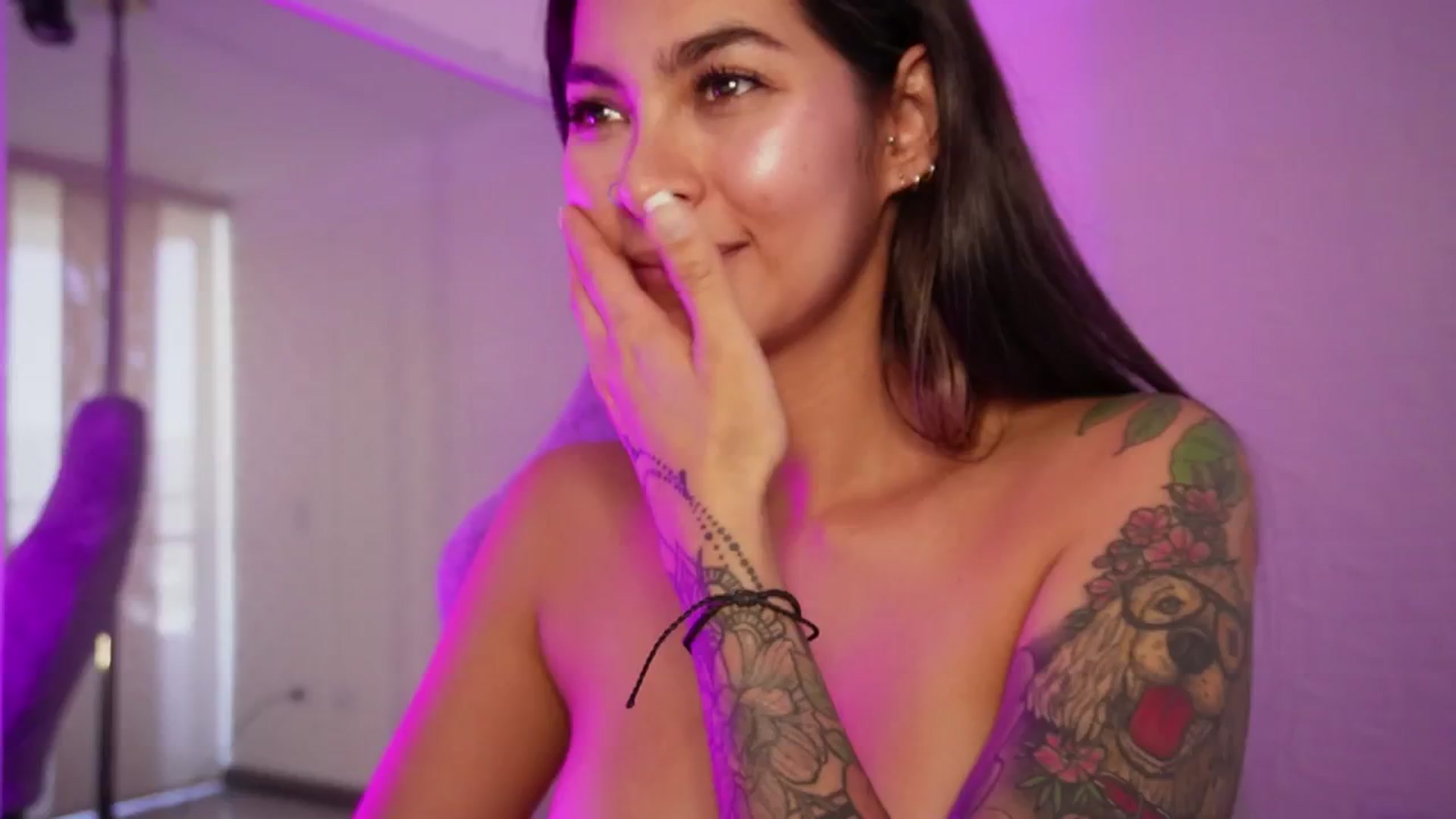 Gallery image thumbnail from Ramonarios's myfreecams stream on, 01/23/2024, 18:08 image 8 of 20