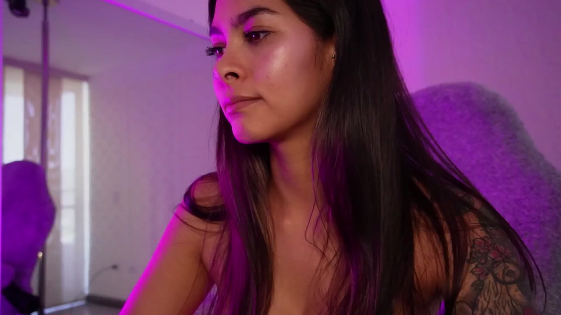 Gallery image thumbnail from Ramonarios's myfreecams stream on, 01/23/2024, 18:08 image 13 of 20