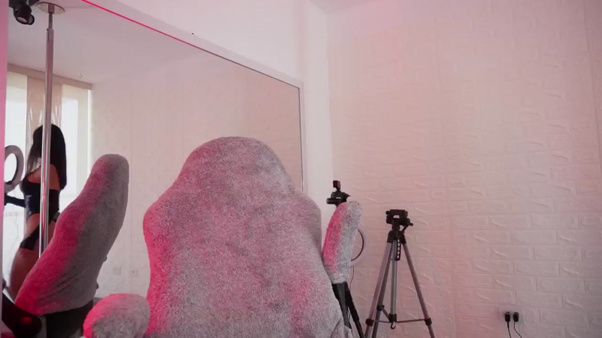 Gallery image thumbnail from Ramonarios's myfreecams stream on, 01/25/2024, 20:07 image 1 of 20
