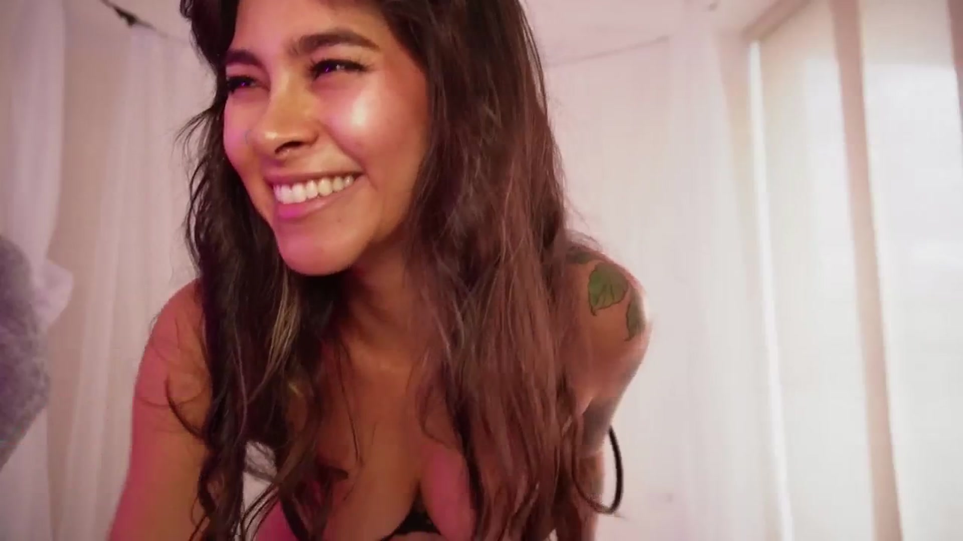 Gallery image thumbnail from Ramonarios's myfreecams stream on, 02/07/2024, 19:43 image 16 of 20