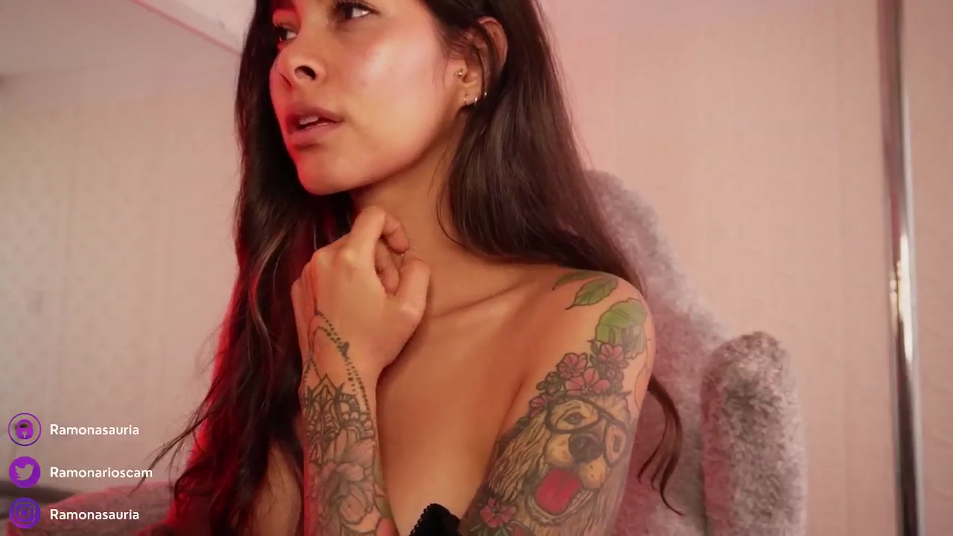 Gallery image thumbnail from Ramonarios's myfreecams stream on, 02/29/2024, 19:39 image 3 of 20