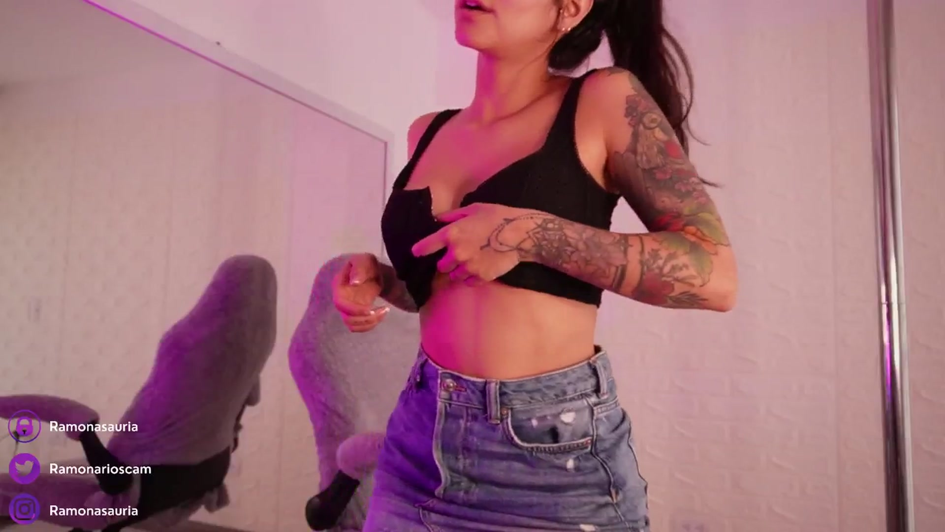 Gallery image thumbnail from Ramonarios's myfreecams stream on, 02/29/2024, 19:39 image 11 of 20