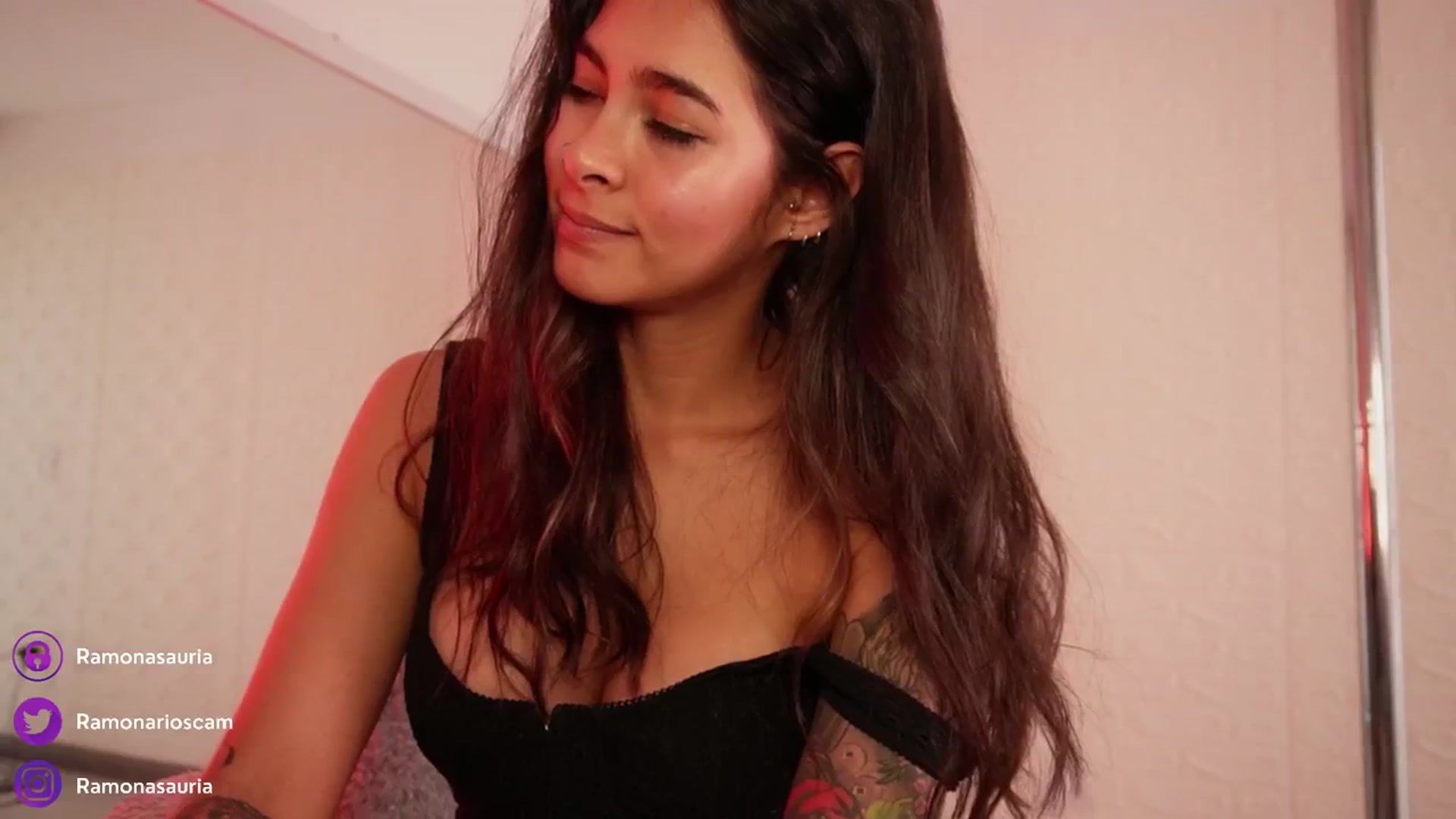 Gallery image thumbnail from Ramonarios's myfreecams stream on, 02/29/2024, 19:39 image 8 of 20