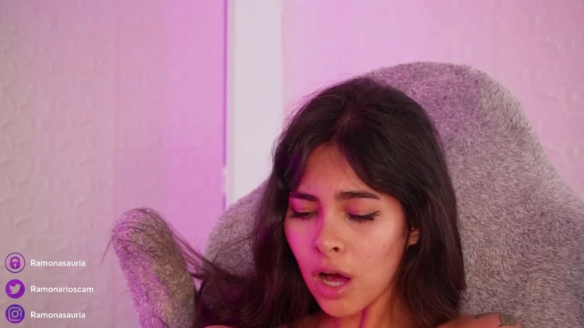 Gallery image thumbnail from Ramonarios's myfreecams stream on, 03/04/2024, 19:38 image 18 of 20
