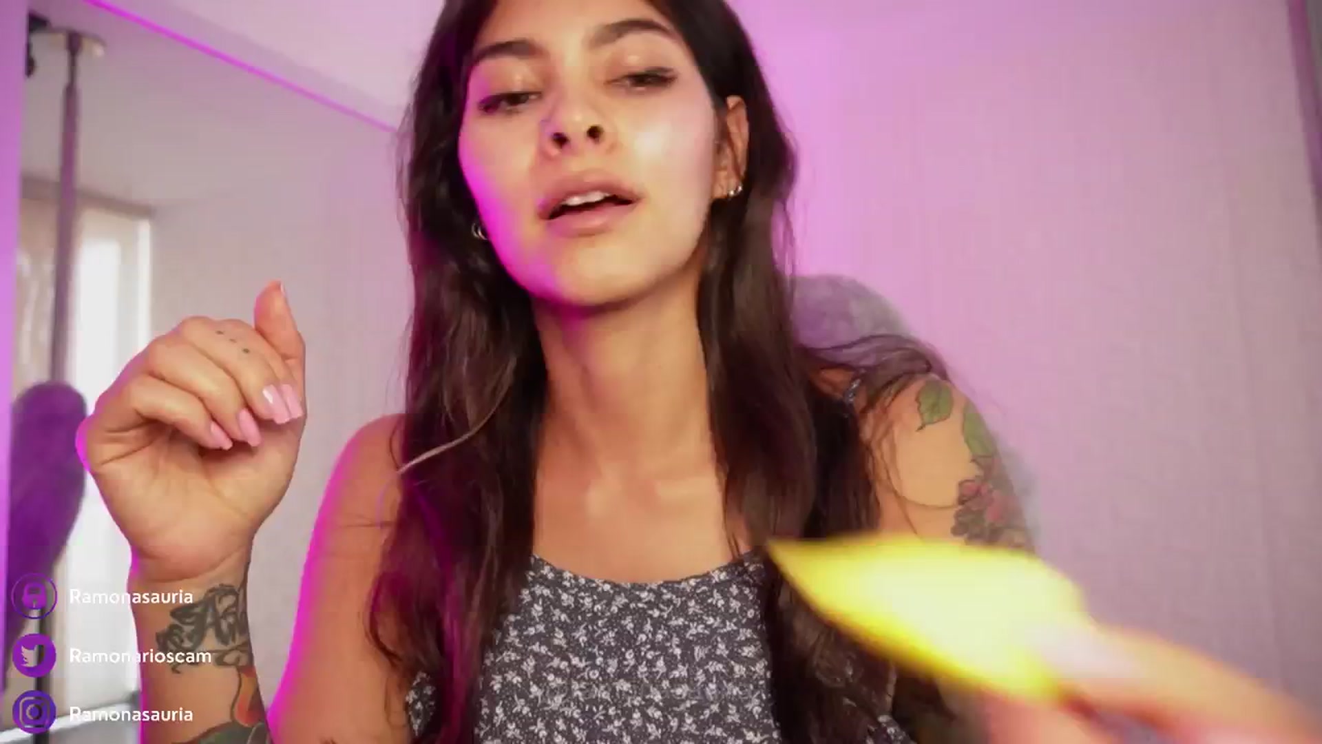 Gallery image thumbnail from Ramonarios's myfreecams stream on, 03/05/2024, 19:03 image 6 of 20