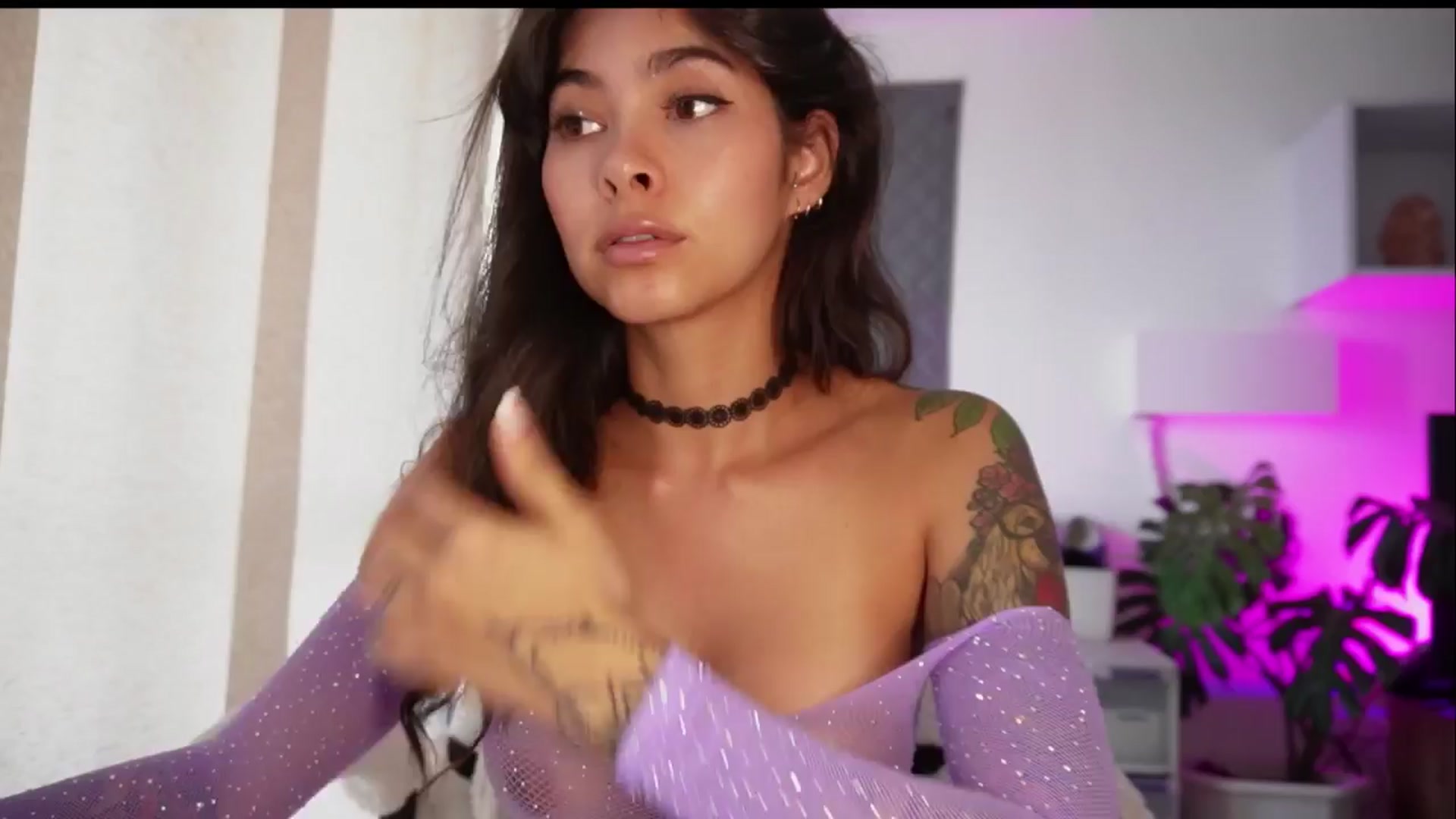 Gallery image thumbnail from Ramonarios's myfreecams stream on, 04/15/2024, 18:07 image 5 of 20