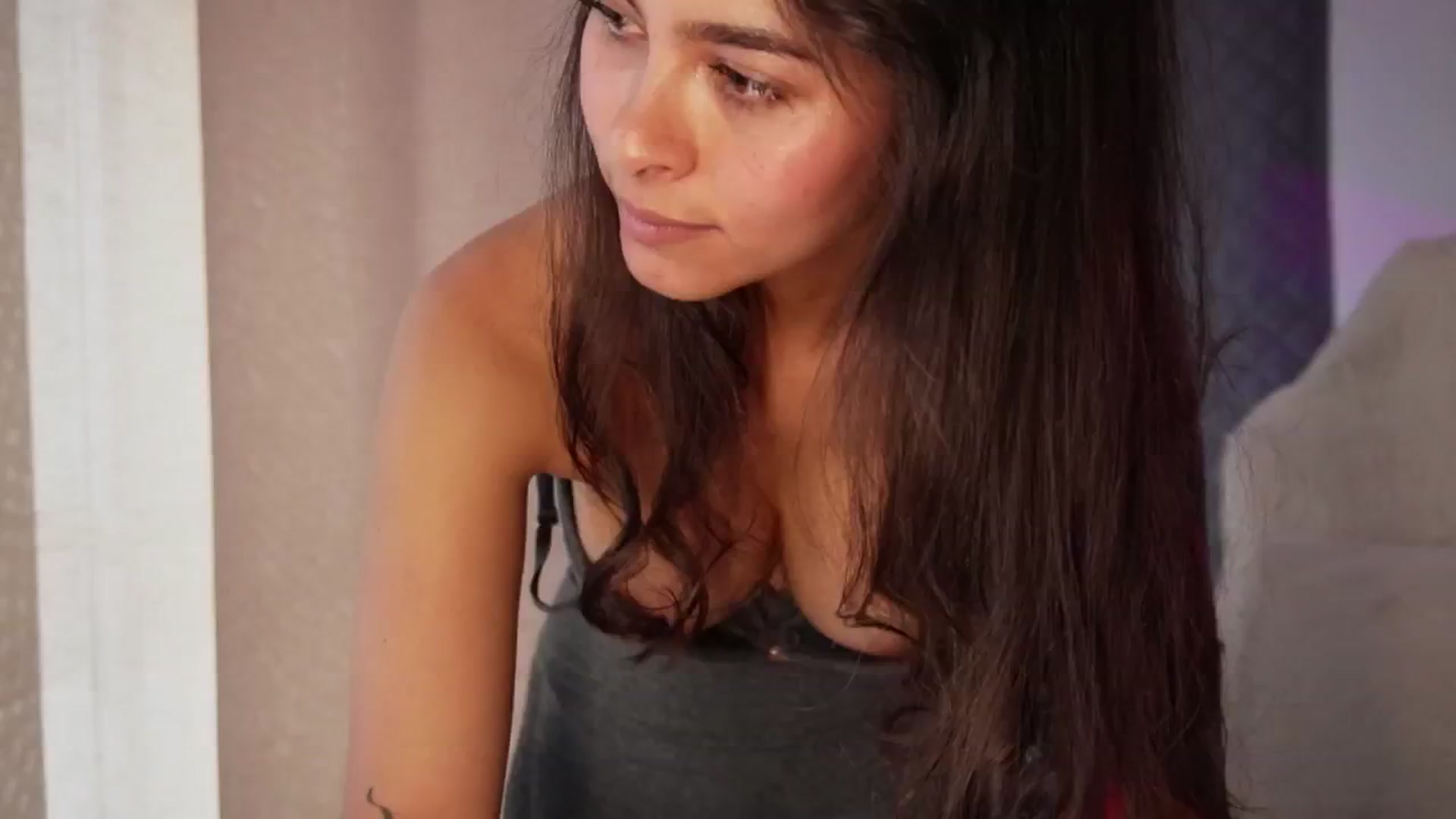Gallery image thumbnail from Ramonarios's myfreecams stream on, 04/26/2024, 18:16 image 16 of 20