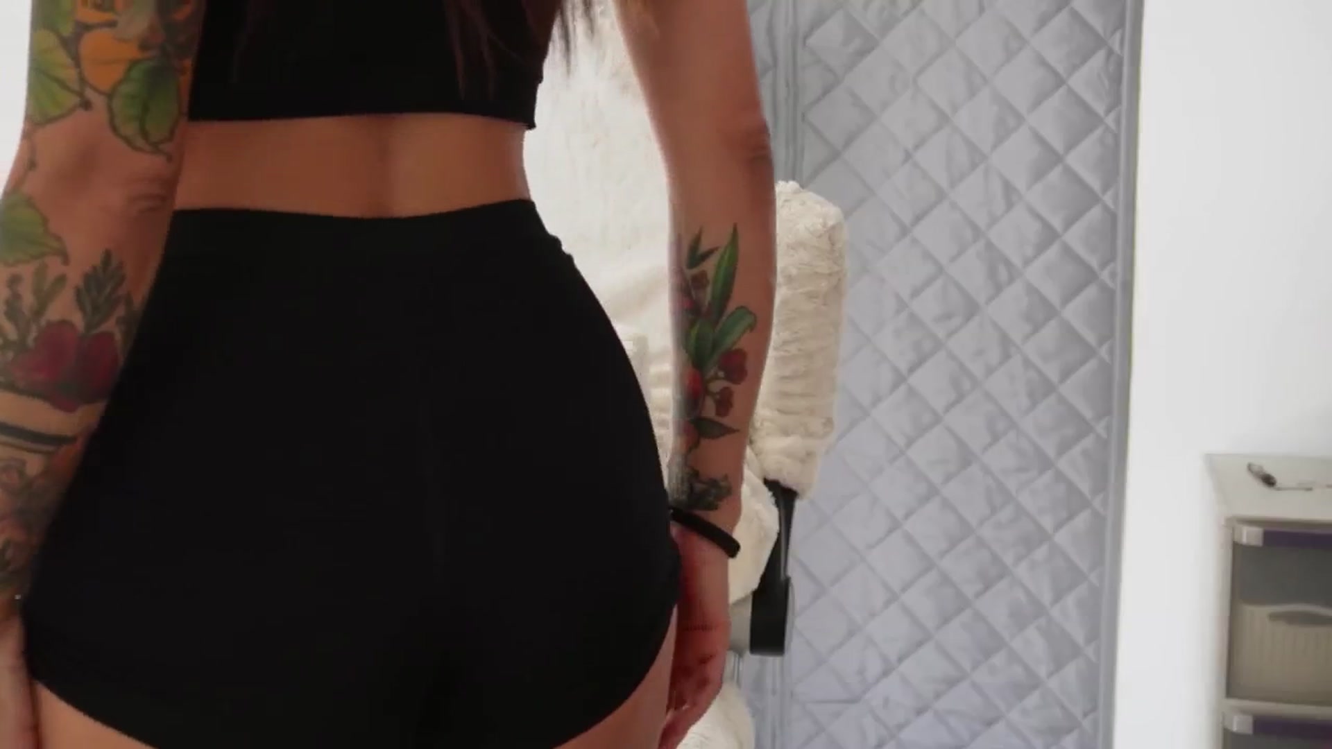 Gallery image thumbnail from Ramonarios's myfreecams stream on, 07/18/2024, 17:29 image 3 of 20