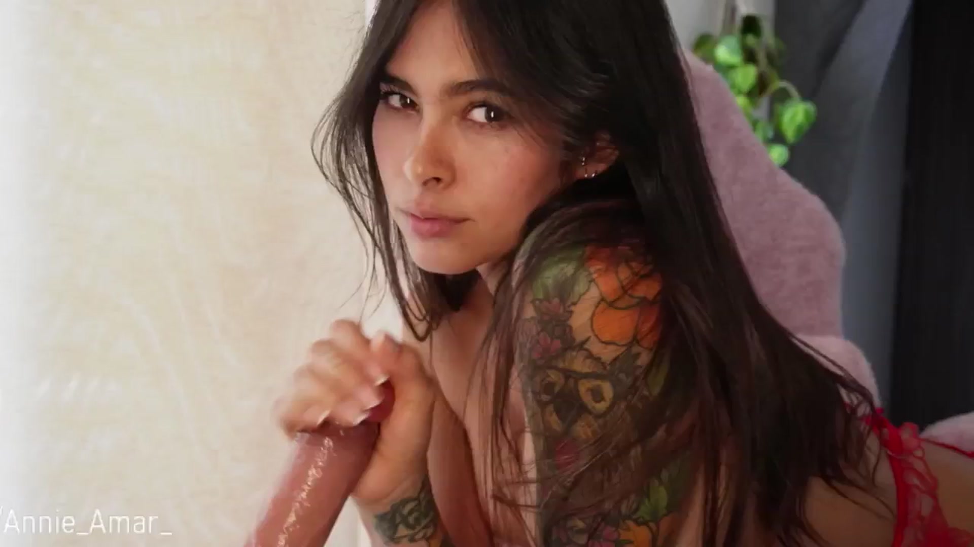 Gallery image thumbnail from Ramonarios's myfreecams stream on, 09/03/2024, 17:12 image 11 of 20